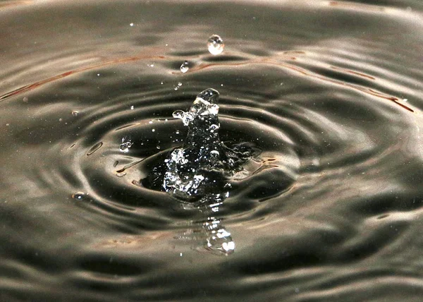 Gotas Salpicos Superfície Barril Óleo — Fotografia de Stock