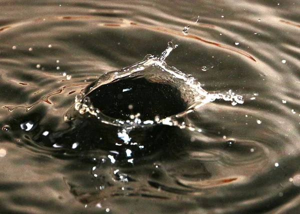Капли Брызги Поверхность Барреля Нефти — стоковое фото