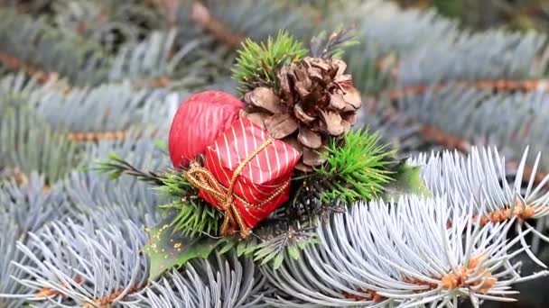 Şenlikli Bir Çam Bir Olayın Arifesinde Noel Süsler — Stok video