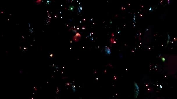 Iluminación Festiva Del Árbol Navidad Con Decoraciones Para Víspera — Vídeo de stock