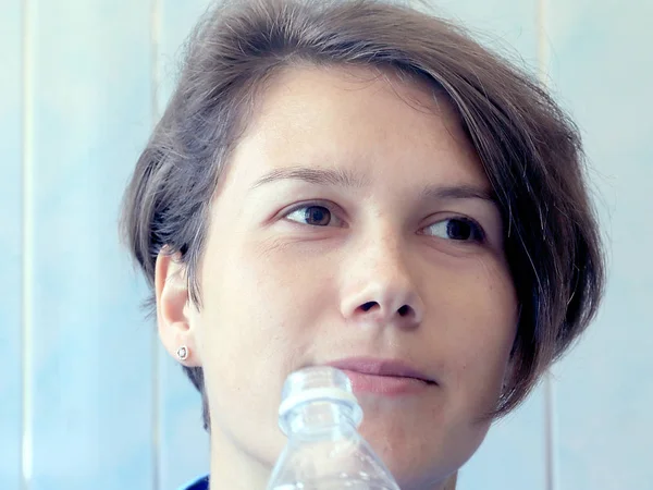 Young Athletic Girl Drinking Water Watching Competitions — Stock Photo, Image