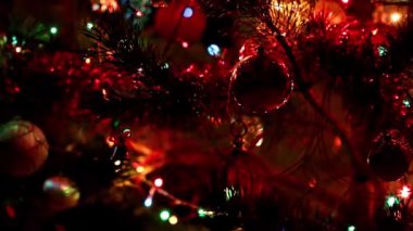 süslü yılbaşı çam şenlikli aydınlatma Noel arifesinde