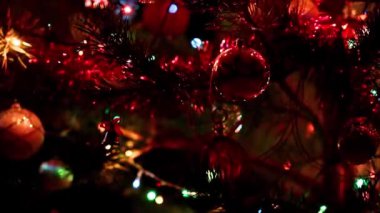 süslü yılbaşı çam şenlikli aydınlatma Noel arifesinde