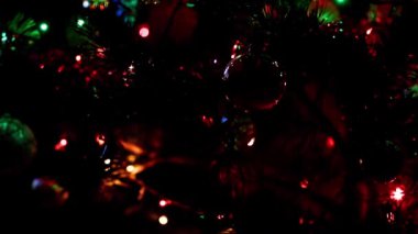 süslü yılbaşı çam şenlikli aydınlatma Noel arifesinde