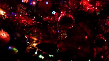 süslü yılbaşı çam şenlikli aydınlatma Noel arifesinde