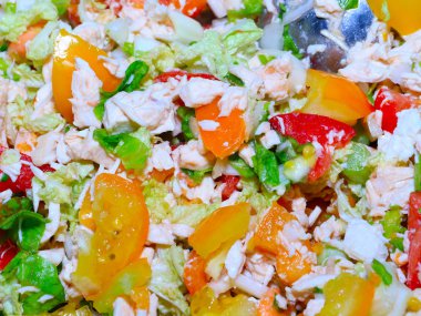 taze domates ve biber kahvaltı salatası