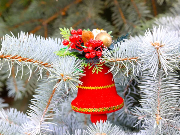 Vánoční Dekorace Větvích Stromu Lesní Předvečer Dovolená — Stock fotografie