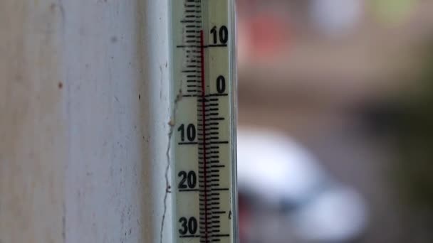 Externe Lucht Temperatuur Meten Met Een Thermometer Hygiëne — Stockvideo