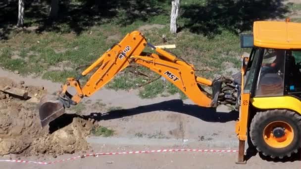 Maquinaria Carretera Funciona Calle Como Parte Infraestructura Urbana — Vídeos de Stock