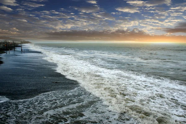 Beautiful Beach Sea Waves Rays Sunset Sunny Sky — Stock Photo, Image
