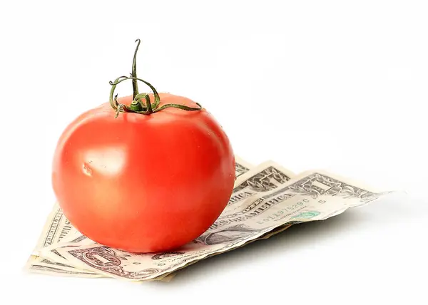 Ripe Tomato Lies Paper Notes Dollars Symbol Cost Farming — Stock Photo, Image