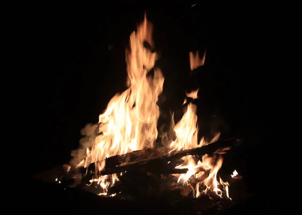 Яркое Пламя Огня Поверхности Остатков Конструкции — стоковое фото