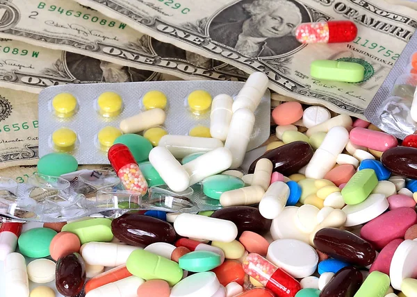 Monte Medicamentos Comprimidos Lado Dólares Americanos — Fotografia de Stock