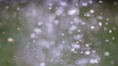 türbülanslı akış saf sıvı suya bir damla