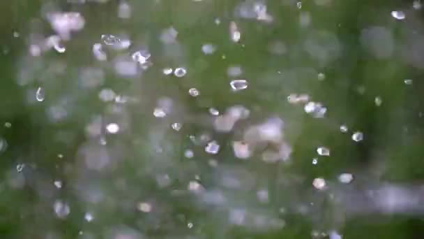 純粋な液体の乱流水のドロップ — ストック動画