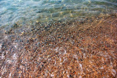 güzel kumlu plajı ile deniz suyu temizleyin