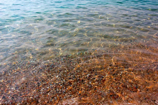 Piękna Piaszczysta Plaża Czystą Wodą Morza — Zdjęcie stockowe