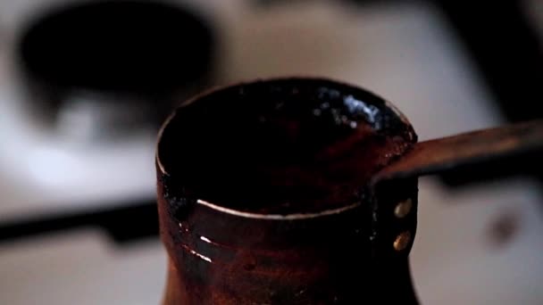 Приготовление Кофе Старом Металлическом Пароходе — стоковое видео