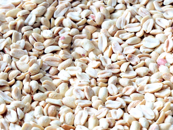 soyulmuş fındık fıstık Aperatif bir unsuru olarak