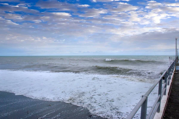 Θυελλώδης Επιφάνεια Της Θάλασσας Και Του Ουρανού Ζοφερή — Φωτογραφία Αρχείου