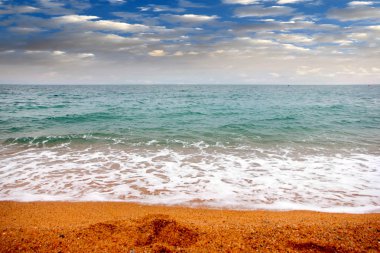 kumlu güneşli deniz plaj yaz göğün altında