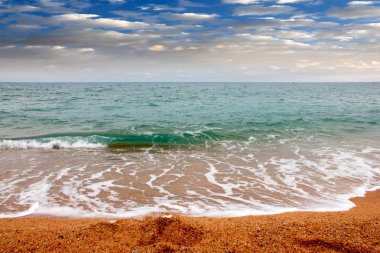 kumlu güneşli deniz plaj yaz göğün altında