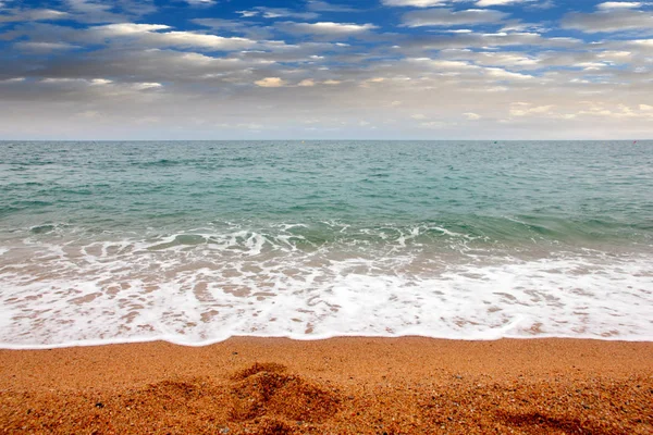 kumlu güneşli deniz plaj yaz göğün altında