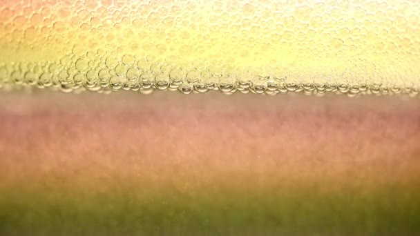 液体の表面に発泡の気泡 — ストック動画