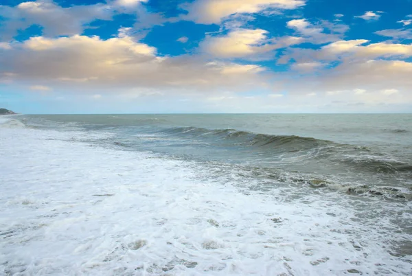 Sandy Pebble Beach Stormy Waves Sea — Stock Photo, Image