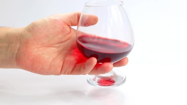 Delicados Reflejos Patrones Superficie Del Vino Tinto Una Copa — Vídeo de stock