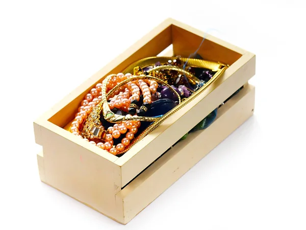 Drewniane Pudełko Kamienie Szlachetne Złoto Produkty — Zdjęcie stockowe