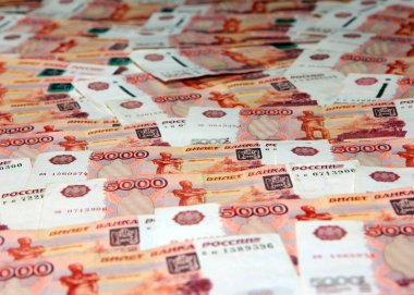 bir grup Ekonomi ve piyasa ile Rus beş bin ruble kambiyo