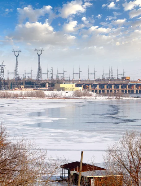 Strukturer Och Byggnader Vattenkraftverket Vintern Floden Volga Ryssland — Stockfoto