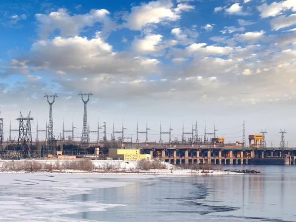 Bauten Und Gebäude Des Wasserkraftwerks Winter Fluss Wolga Russland — Stockfoto