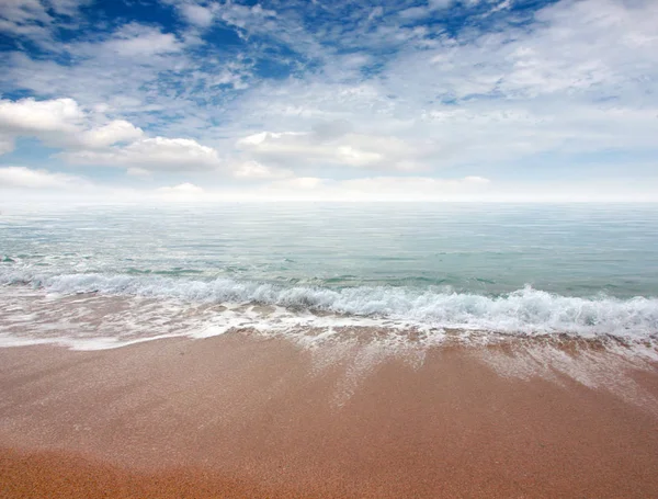Písečná Pláž Zamračená Obloha Obzoru — Stock fotografie