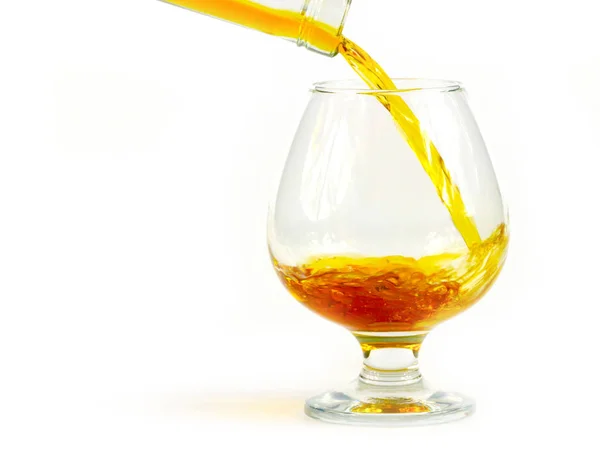 Spruzzi Gocce Forte Bevanda Alcolica Quando Versa Bicchiere — Foto Stock