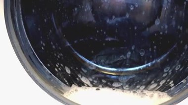 bir otomatik çamaşır makinesi Tekstil yıkama işlemi