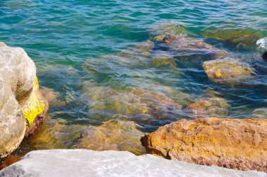 kayalık deniz kenarı dağ bloklarını deniz
