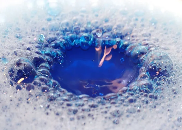 Schuim Het Oppervlak Van Vloeistof Sporen Van Een Druppel Water — Stockfoto