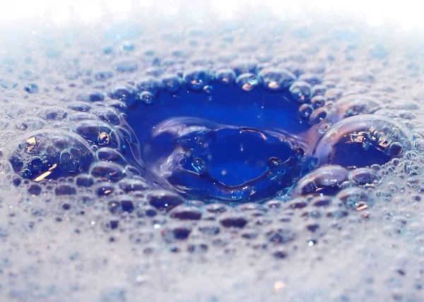 Schuim Het Oppervlak Van Vloeistof Sporen Van Een Druppel Water — Stockfoto