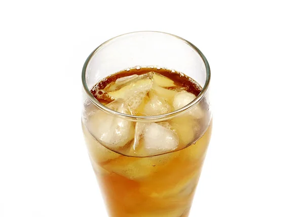 Vaso Con Cubitos Hielo Una Bebida Fría —  Fotos de Stock