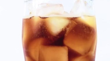 buz çok bir bardak ferahlatıcı limonata