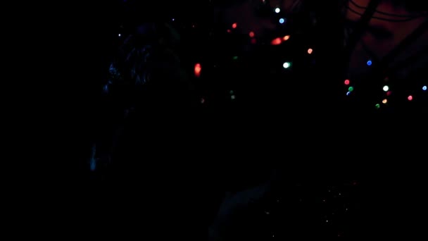 Beaux Jouets Verre Sur Les Branches Arbre Noël Illuminé — Video