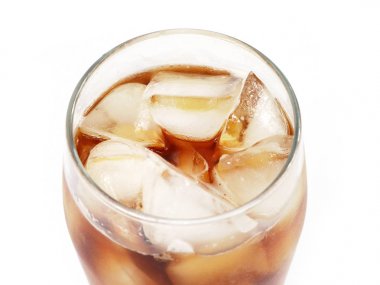 buz çok bir bardak ferahlatıcı limonata