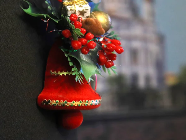 圣诞松木节日装饰玻璃玩具 — 图库照片