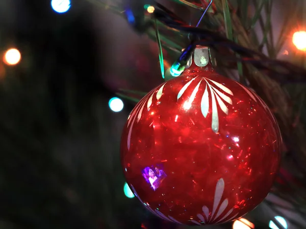 Natal Pinho Festivamente Decorado Com Brinquedos Vidro — Fotografia de Stock