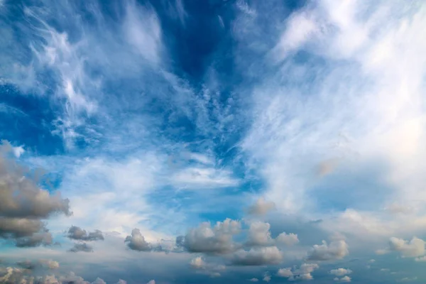 Hermoso Cielo Verano Azul Soleado Con Nubes — Foto de Stock