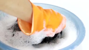 plastik bir havzada el yıkama hamuru şeyler