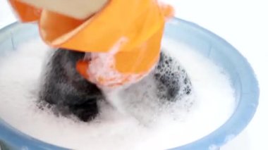 plastik bir havzada el yıkama hamuru şeyler