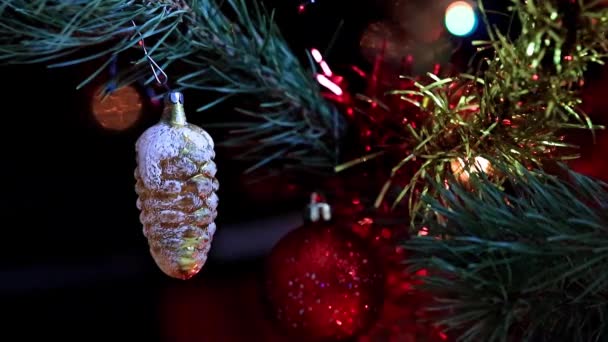 圣诞树上可爱的玻璃玩具 — 图库视频影像